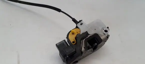 Opel Insignia A Front door lock 13503781