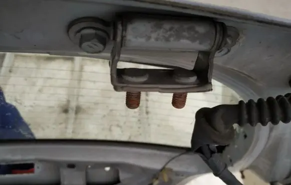 Toyota Corolla Verso E121 Tailgate/trunk/boot hinge