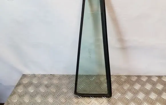 Toyota Land Cruiser (J120) Rear vent window glass 