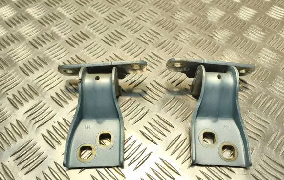Opel Astra J Tailgate/trunk/boot hinge 13258165 13275575