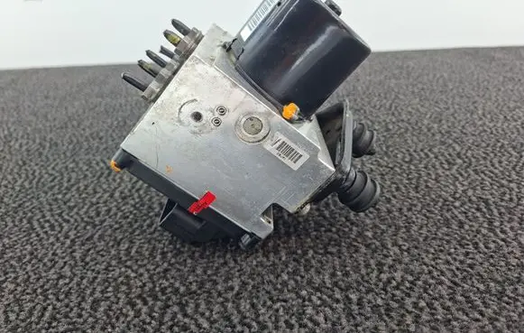 Volkswagen PASSAT B6 ABS Pump 3C0614095P 16332401