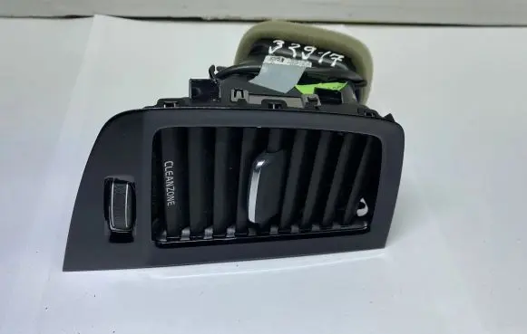 Volvo XC90 Dash center air vent grill 31363714 31366453