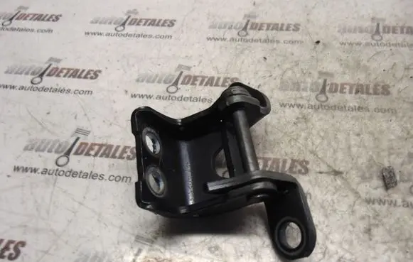 Honda CR-V Rear door upper hinge
