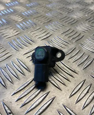 Mercedes-Benz E W211 Air pressure sensor A0051535028