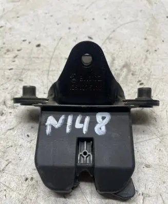 Skoda Octavia Mk2 (1Z) Tailgate/trunk/boot lock/catch/latch 1Z5827501C BN3CZ