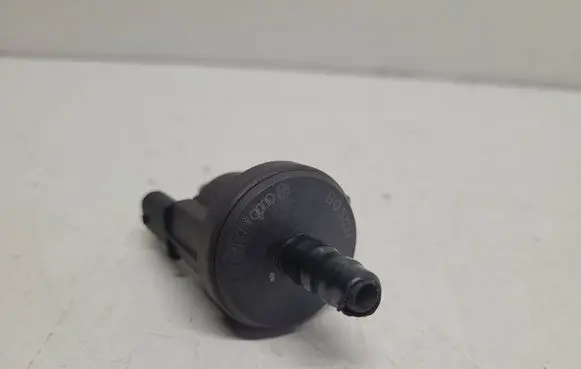 Audi A4 S4 B8 8K Vacuum valve 06H906517B