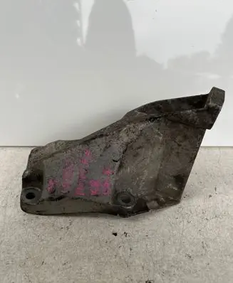 Audi A4 S4 B5 8D Engine mounting bracket 8D01993070