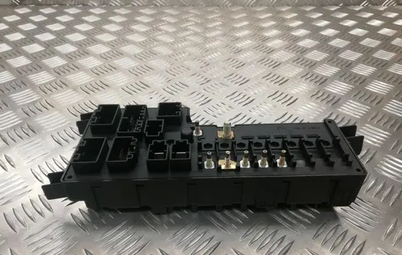 Volvo S60 Fuse module 8678449 518828009