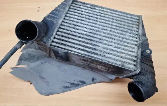 Audi A6 S6 C4 4A Intercooler radiator 4A0145805K 1402429