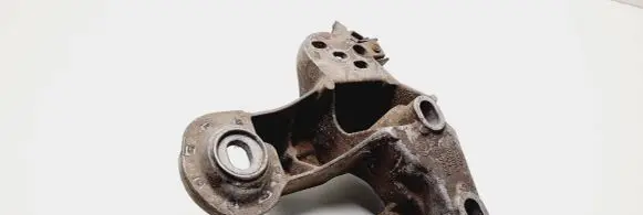 Volkswagen PASSAT B5 Engine mounting bracket 4B0199352