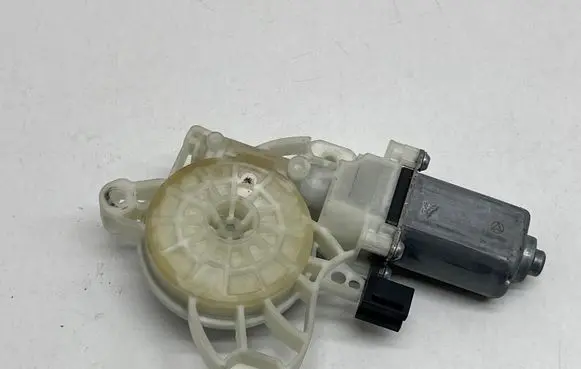 Mercedes-Benz A W177 Front door window regulator motor A0009065806 0116168801 A76186113