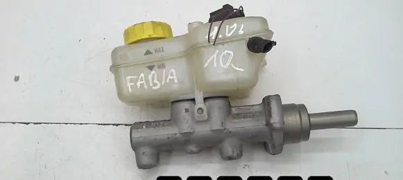 Skoda Fabia Mk2 (5J) Master brake cylinder x5617