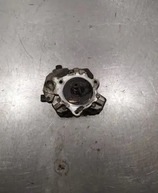 BMW X3 E83 Fuel injection high pressure pump 7788670 655819 0445010045