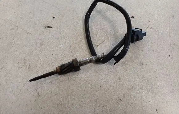 BMW 5 F10 F11 Exhaust gas temperature sensor 8509963