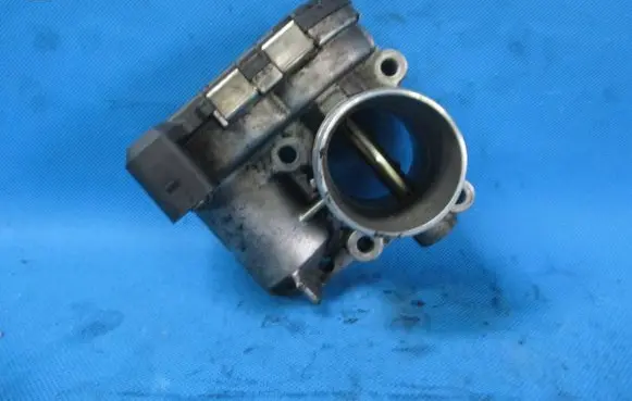 Renault Laguna III Throttle valve 8200330810E