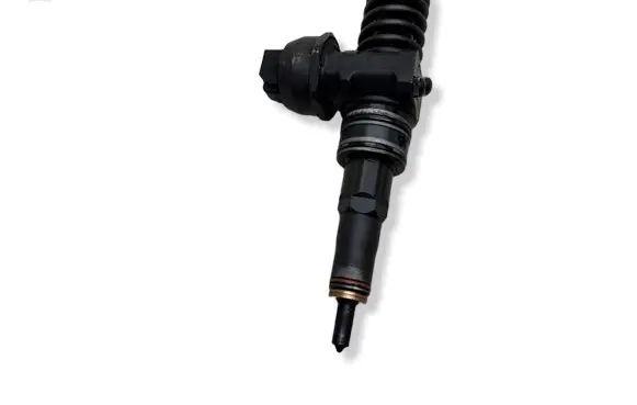 Volkswagen Golf IV Fuel injector 038130073AG
