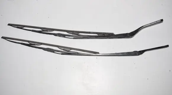 BMW X5 E53 Windshield/front glass wiper blade 7075612 8245372