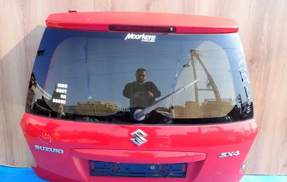 Suzuki SX4 Tailgate/trunk/boot lid 