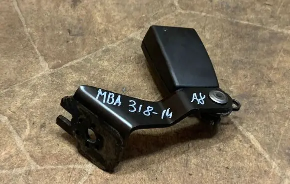 Audi A8 S8 D4 4H Rear seatbelt buckle 4H0857739