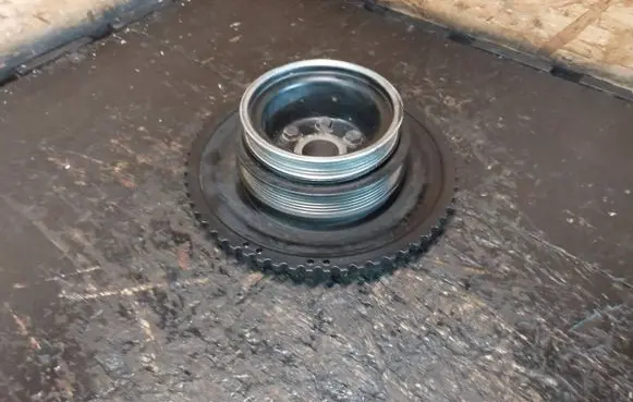 BMW 5 E39 Crankshaft pulley 11231735358
