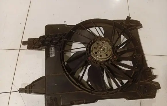 Renault Scenic II - Grand scenic II Radiator cooling fan shroud 8200151465