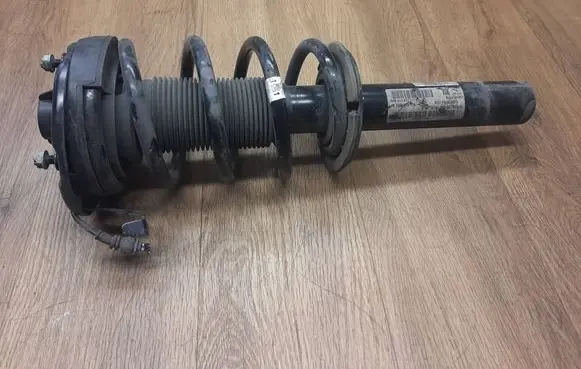 Porsche Macan (95B) Front shock absorber with coil spring 95B413031L