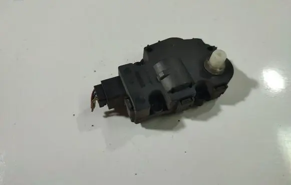 Citroen C4 I Picasso Air flap motor/actuator EFB350