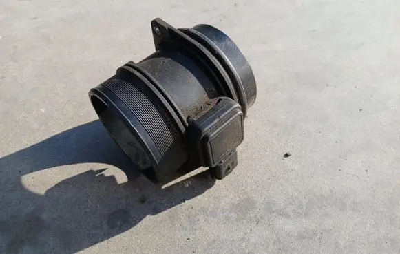 Volvo V50 Mass air flow meter 9645948980