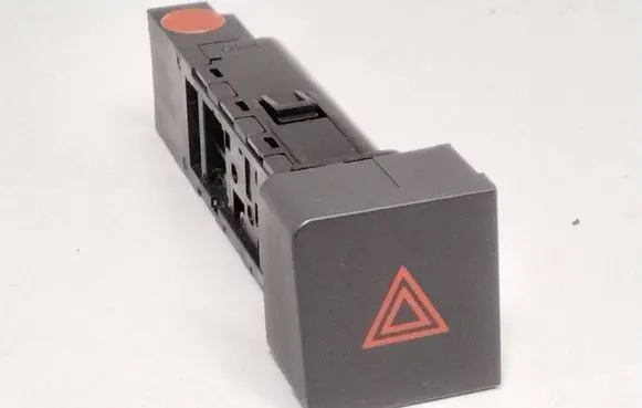Chevrolet Captiva Hazard light switch 202005304