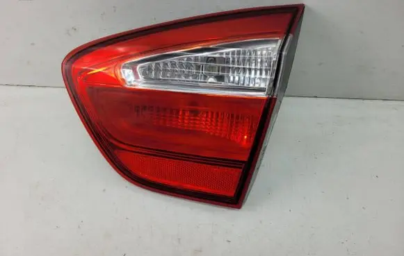 KIA Rio Tailgate rear/tail lights 924041W2