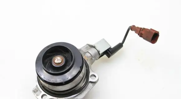 Volkswagen Tiguan Water pump 04L011L