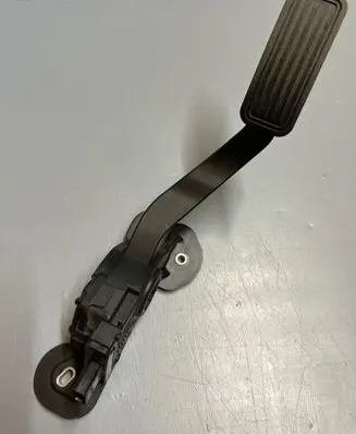 Mazda 6 Accelerator throttle pedal 9M819F836AA GS1D41600 6PV93337000