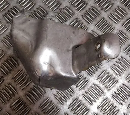 Land Rover Discovery Sport Heat shield in engine bay 