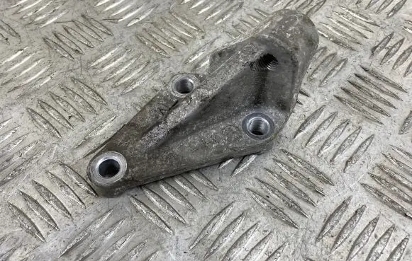 Hyundai Santa Fe Rear differential/diff mount bracket 