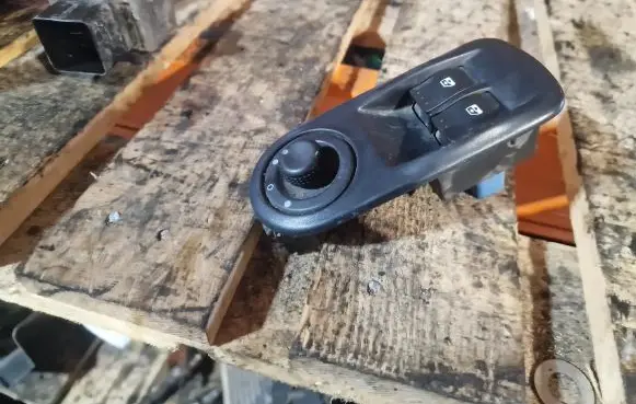 Renault Trafic II (X83) Electric window control switch