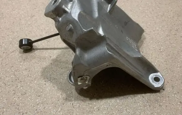Audi Q7 4M Engine mounting bracket 4M0199307BN 4M0199869AM
