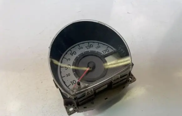 Peugeot 107 Speedometer (instrument cluster) 838000H011