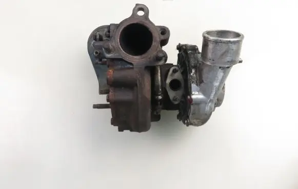 Toyota Avensis T250 Turbo 172010R020