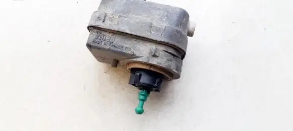 Renault Scenic I Headlight level adjustment motor 7700840141
