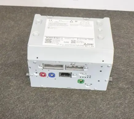 Volvo XC40 Radio/CD/DVD/GPS head unit 10R0413235 31466983