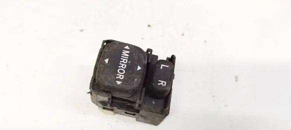 Toyota Corolla Verso AR10 Wing mirror switch 183574