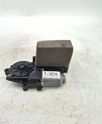 Citroen C4 I Picasso Front door window regulator motor 9674032780