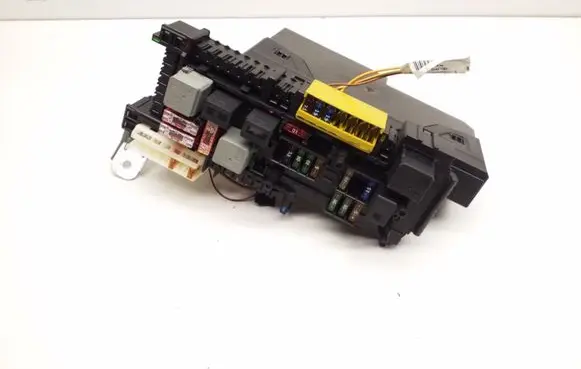 Mercedes-Benz C W204 Fuse module a2049060805