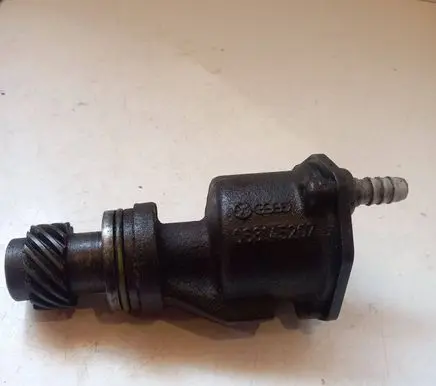 Volkswagen PASSAT B3 Vacuum pump 068145207