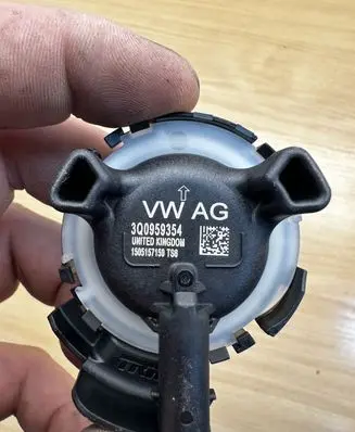 Volkswagen PASSAT B8 Airbag deployment crash/impact sensor 3Q0959354