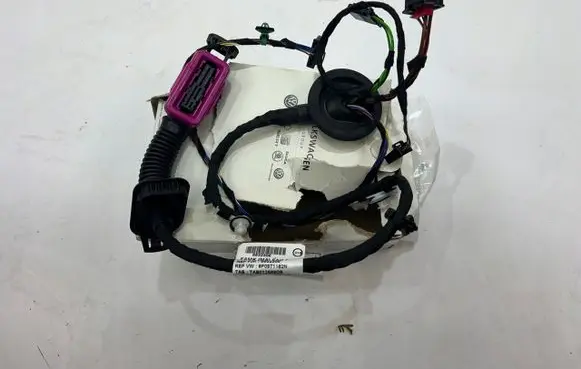 Seat Arona EUR ISO radio connector 6F0971162N