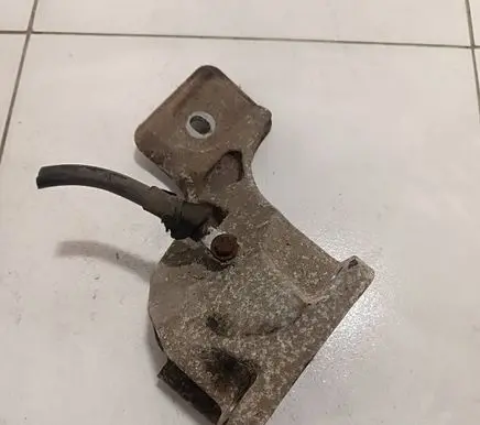Land Rover Range Rover Sport L320 Engine mounting bracket Ah226037