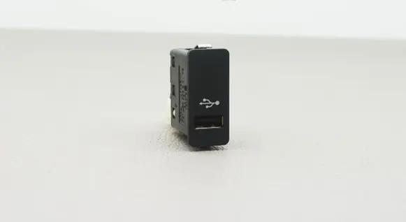 BMW X1 F48 F49 USB socket connector 6820397