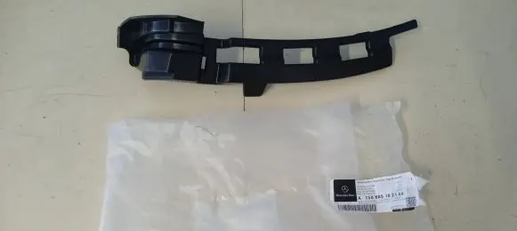 Mercedes-Benz GLA W156 Front bumper mounting bracket A1568851821