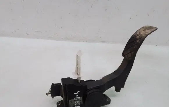 Volkswagen Golf IV Accelerator throttle pedal 1J1721503K